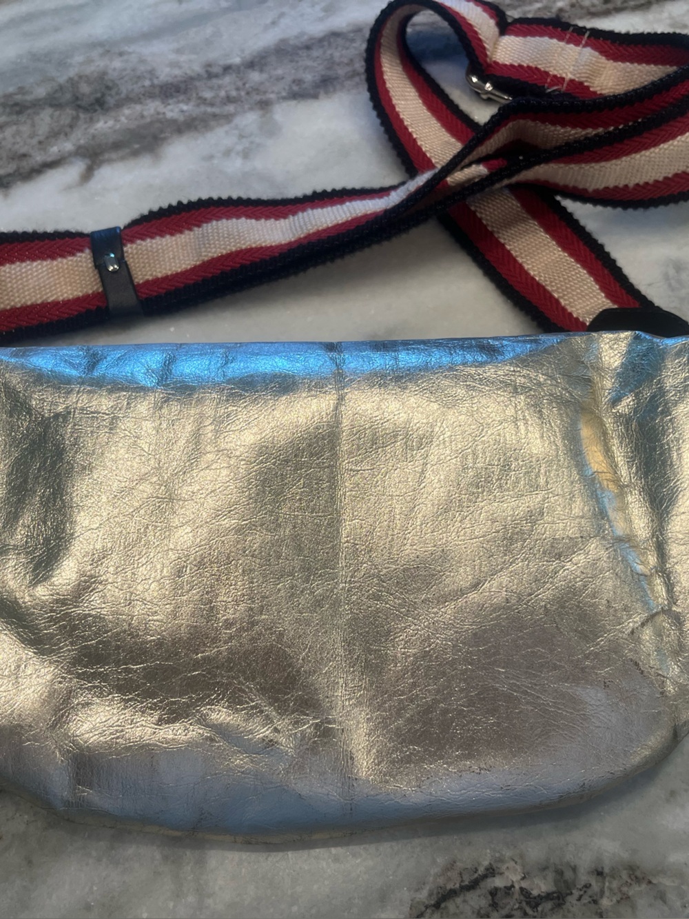 Uashmama Sling Body Bag Excellent Used Condition! Platino color with two straps - Picture 3 of 8